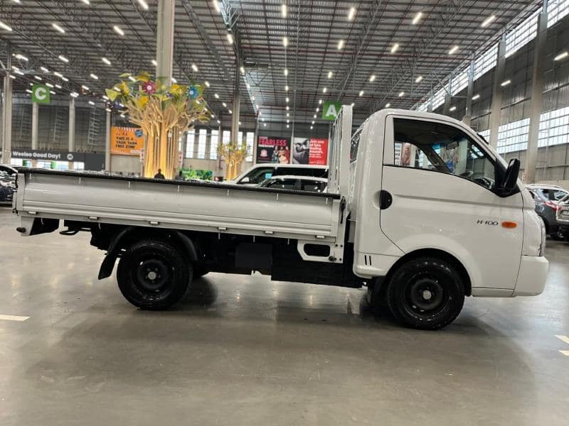 Hyundai H100 Bakkie 2.6D Deck