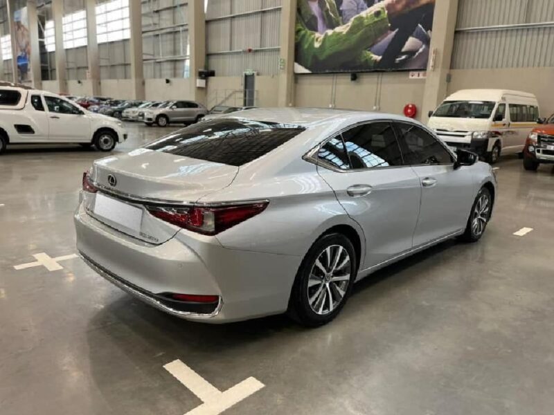 2019 Lexus ES 250 EX