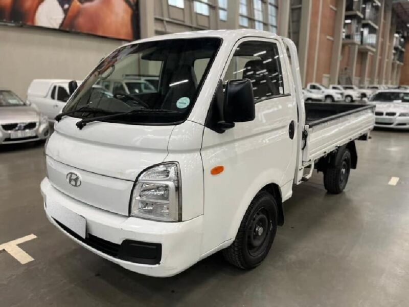 Hyundai H100 Bakkie 2.6D Deck