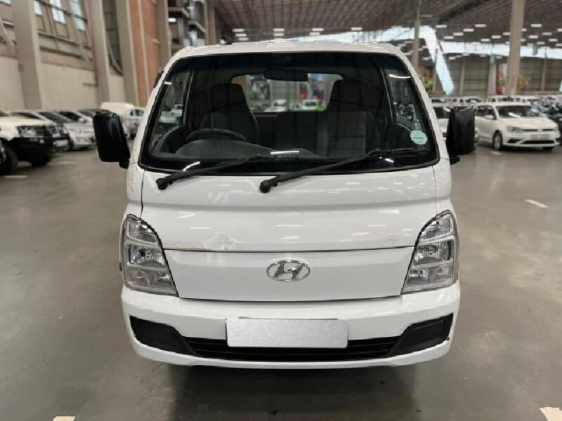 Hyundai H100 Bakkie 2.6D Deck