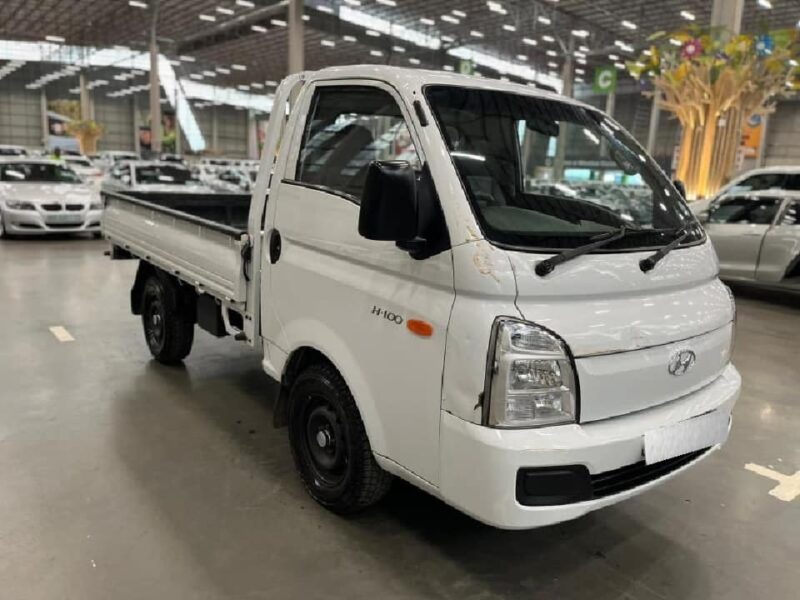 Hyundai H100 Bakkie 2.6D Deck